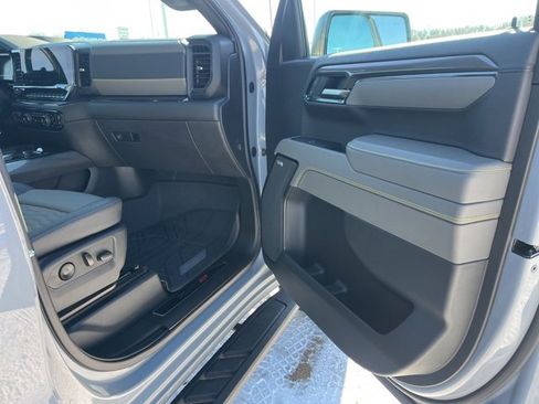 Used 2025 Chevrolet Silverado 1500 ZR2 w/ Technology Package image 52