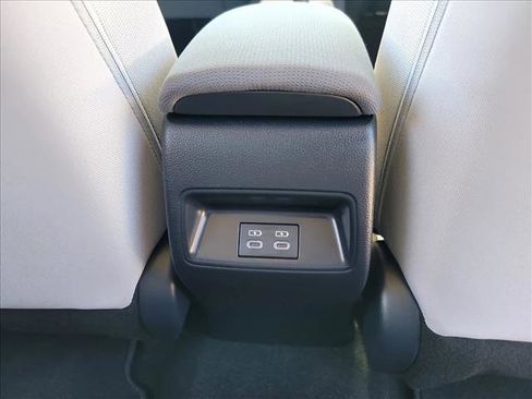 Used 2025 Toyota Corolla LE image 16