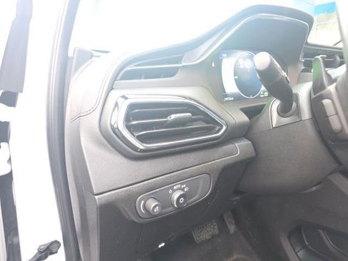 Used 2023 Chevrolet Bolt EUV Premier w/ Sun & Sound Package image 19