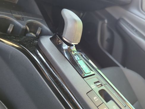 Used 2024 Toyota Prius XLE FWD image 20