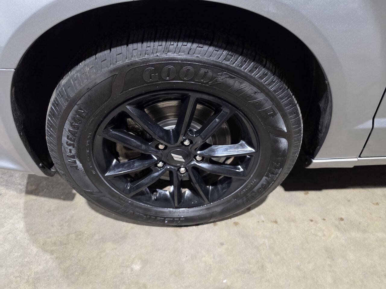 Used 2019 Dodge Grand Caravan GT FWD image 22