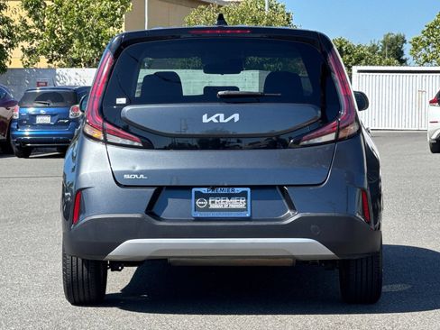 Used 2024 Kia Soul LX w/ Option Group 015 FWD image 5