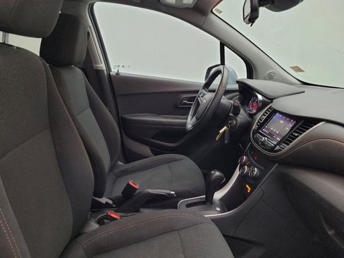 Used 2020 Chevrolet Trax LS w/ Tint and Cruise Package AWD/4WD image 21