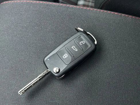 Used 2011 Volkswagen GTI 2-Door FWD image 30
