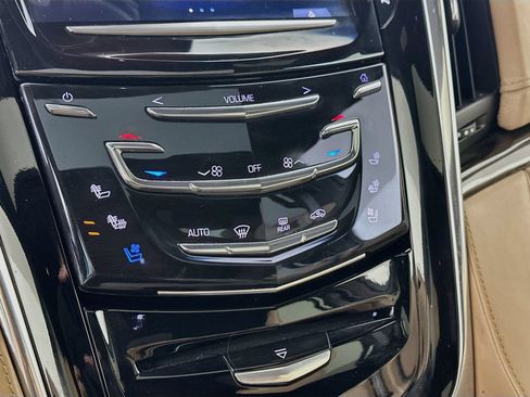 Used 2018 Cadillac Escalade Platinum AWD/4WD image 25