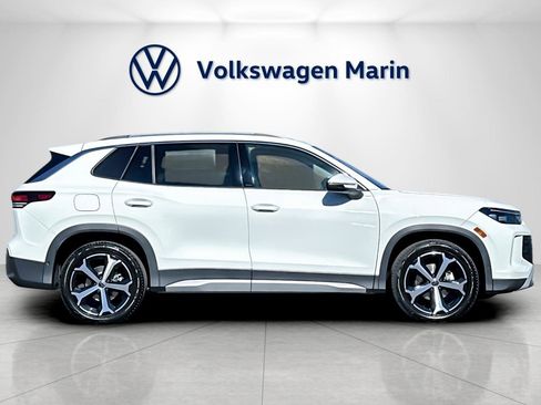 New 2026 Volkswagen Tiguan SE image 6