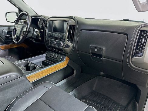 Used 2018 Chevrolet Silverado 1500 High Country AWD/4WD image 28