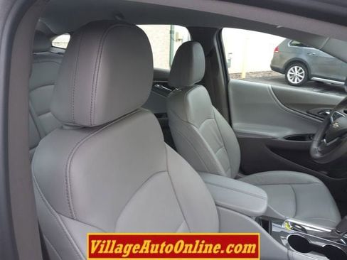 Used 2017 Chevrolet Malibu LT w/ Leather Package image 28