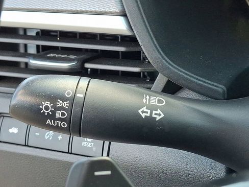 Used 2025 Nissan Altima 2.5 SR FWD image 25