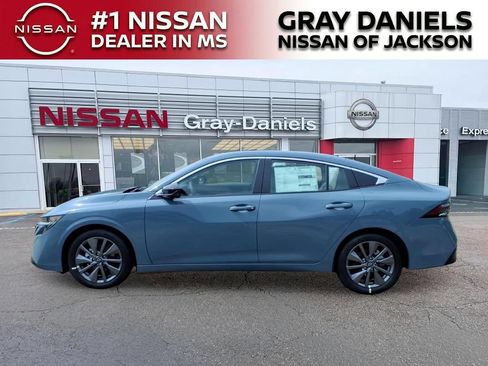 New 2026 Nissan Sentra SL w/ Floor Mat Package FWD image 4