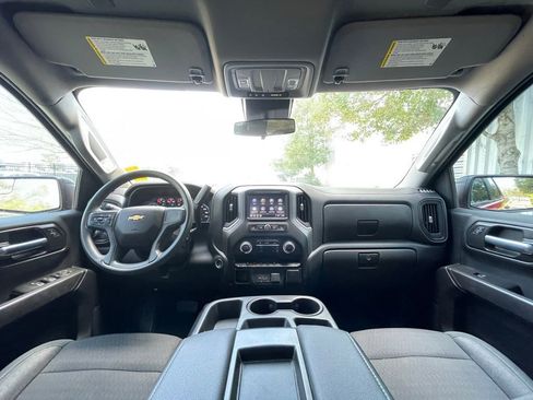Used 2022 Chevrolet Silverado 1500 Custom AWD/4WD image 29