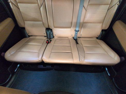 Certified 2025 Cadillac Escalade ESV Premium Luxury w/ Touring Package AWD/4WD image 24