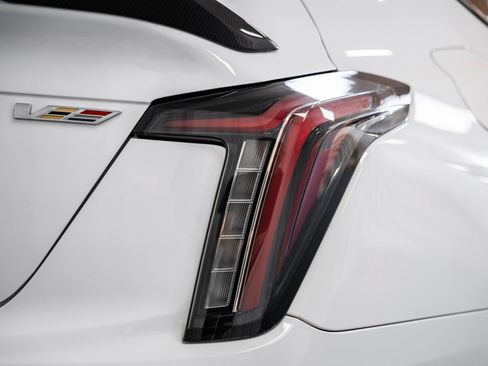 Used 2022 Cadillac CT5 V Blackwing w/ Carbon Fiber Package 2 RWD image 6