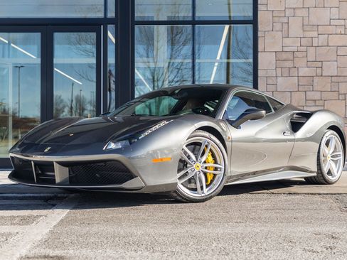 Used 2017 Ferrari 488 GTB image 7