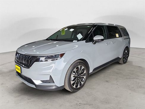 Used 2024 Kia Carnival EX image 1
