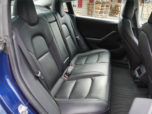 Used 2019 Tesla Model 3 Standard Range image 18