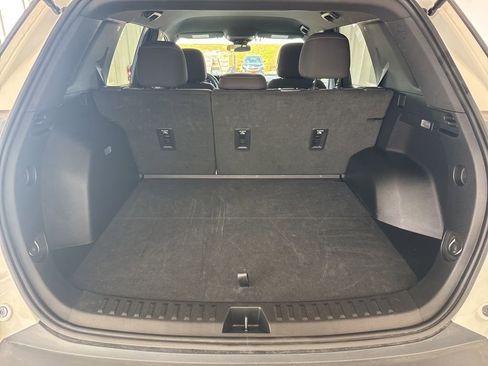 Used 2025 Chevrolet Equinox LT FWD image 14