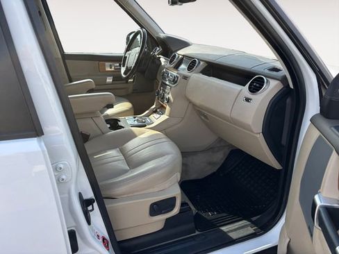 Used 2016 Land Rover LR4 HSE image 15