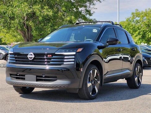 New 2026 Nissan Kicks SR w/ Cold Weather Package image 4