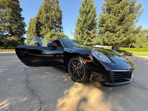 Used 2018 Porsche 911 Carrera S RWD image 12