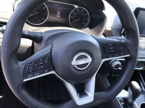 Used 2024 Nissan Altima 2.5 SV FWD image 6