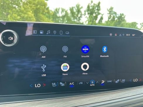 New 2025 Chevrolet Suburban Premier image 26