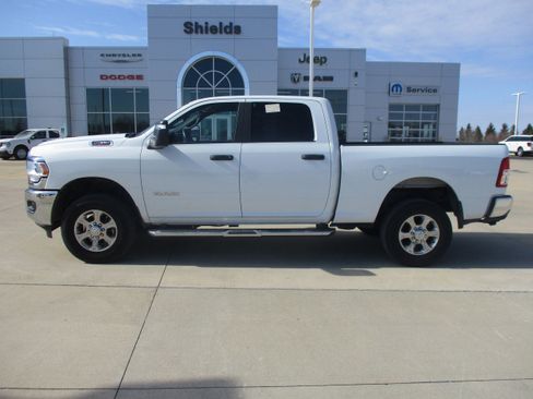 Used 2024 RAM 2500 Big Horn w/ Bed Utility Group image 3