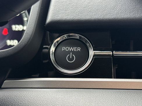 New 2025 Mitsubishi Outlander SE image 21