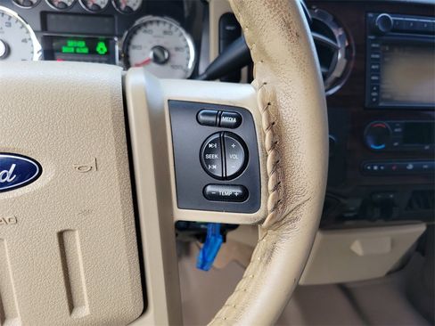 Used 2008 Ford F350 Lariat image 16