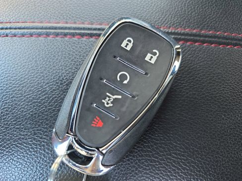 Used 2023 Chevrolet Equinox RS image 36