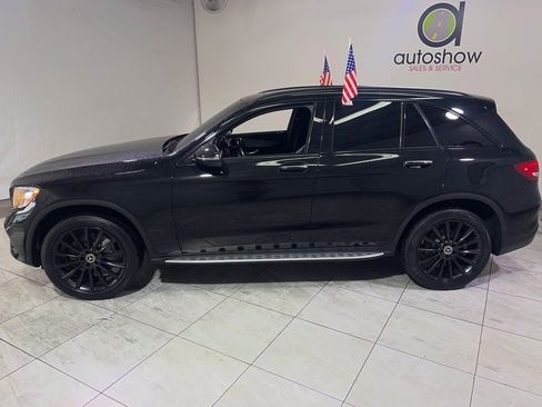 Used 2019 Mercedes-Benz GLC 300 4MATIC w/ AMG Line image 3
