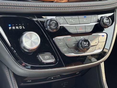 New 2026 Chrysler Pacifica Pinnacle w/ Trailer Tow Group AWD/4WD image 29
