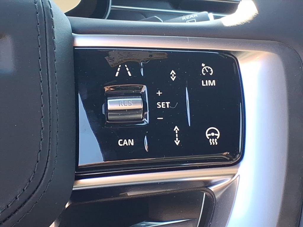 New 2026 Land Rover Range Rover Long Wheelbase SE AWD/4WD image 15