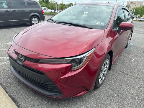 Used 2023 Toyota Corolla LE w/ Carpet Mat Package (TMS) FWD image 2