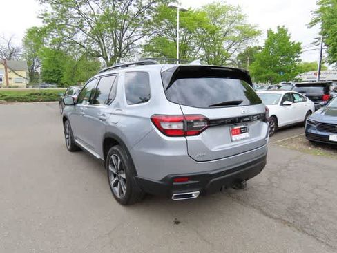 Used 2023 Honda Pilot Elite image 4