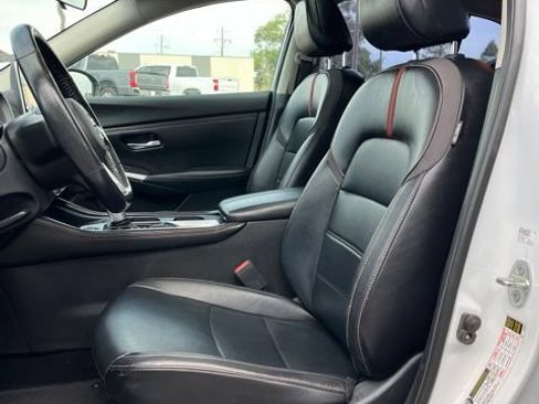 Used 2022 Nissan Sentra SR w/ SR Premium Package FWD image 31