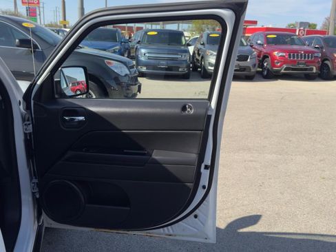 Used 2017 Jeep Patriot Sport w/ Power Value Group image 17