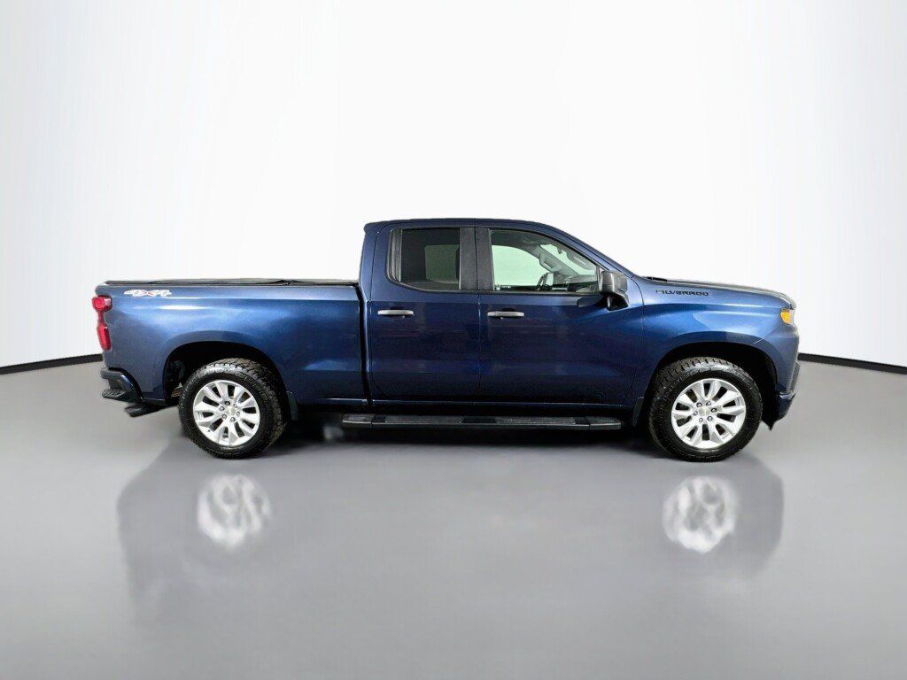 Used 2021 Chevrolet Silverado 1500 Custom w/ LPO, Dark Essentials Package AWD/4WD image 6