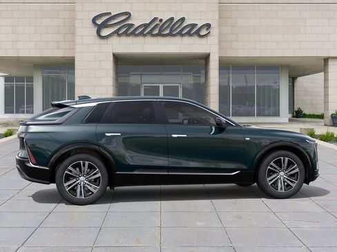 New 2025 Cadillac Lyriq Luxury image 5