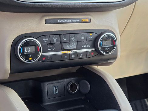Used 2020 Ford Escape Titanium w/ Titanium Premium Package 2.0 image 30