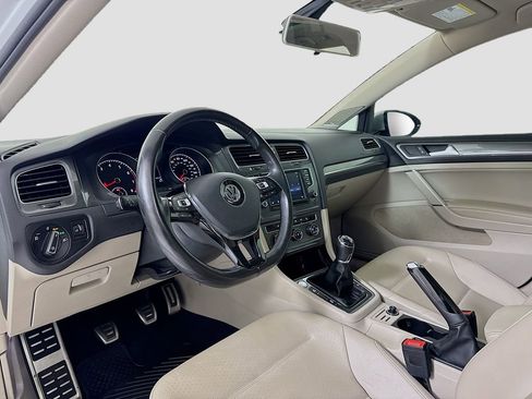 Used 2017 Volkswagen Golf Alltrack SE image 7