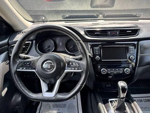 Used 2018 Nissan Rogue SL w/ Premium Package AWD/4WD image 22
