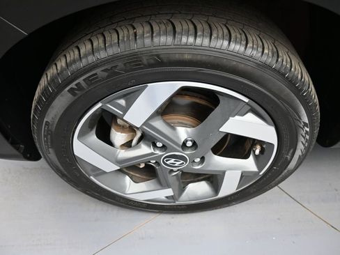 Certified 2023 Hyundai Venue Limited FWD image 14