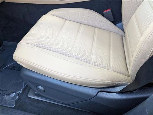 New 2026 Mercedes-Benz GLE 450e 4MATIC image 4