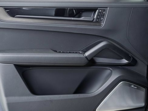 New 2026 Porsche Cayenne GTS AWD/4WD image 6
