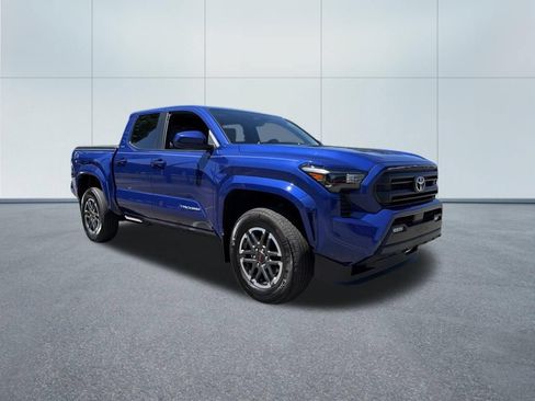 Used 2024 Toyota Tacoma SR5 AWD/4WD image 4
