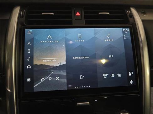 Certified 2024 Land Rover Discovery Dynamic SE image 25