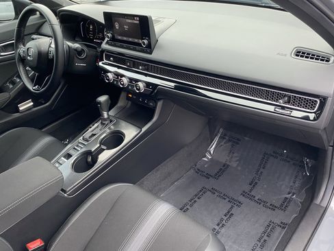 Used 2025 Honda Civic Sport image 10