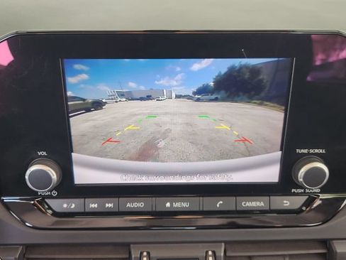 Used 2023 Nissan Pathfinder S FWD image 18