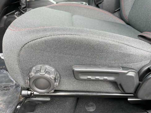 Used 2024 Jeep Wrangler Unlimited Rubicon image 11